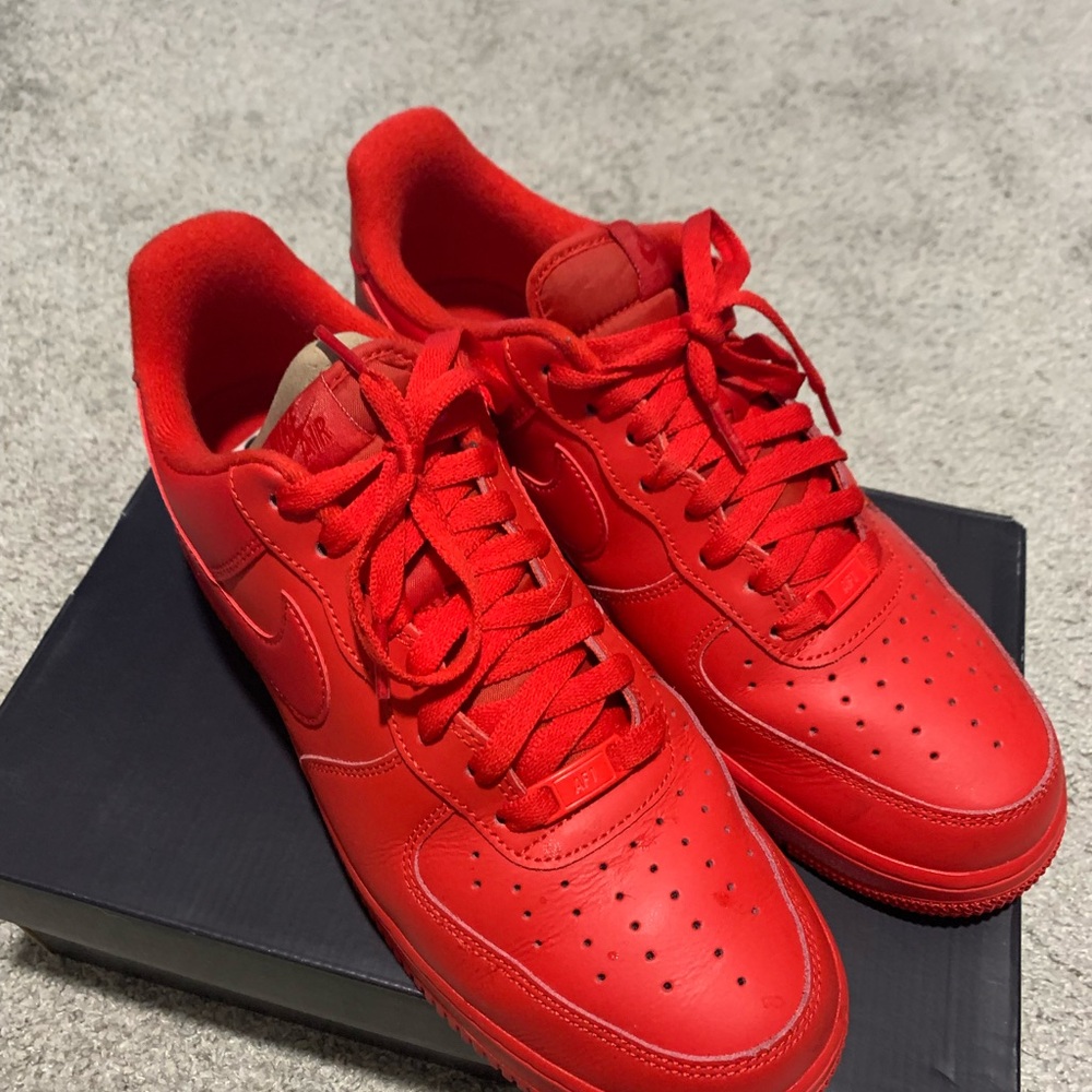 Nike Men's Red Sneakers